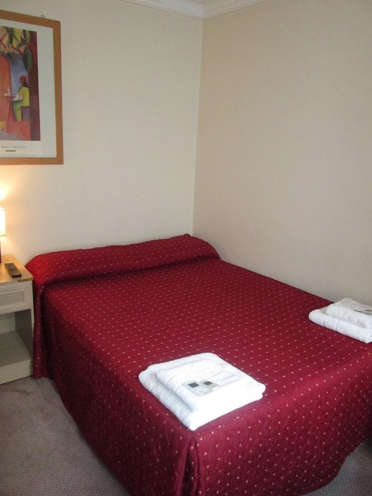 Brompton Hotel photo 4