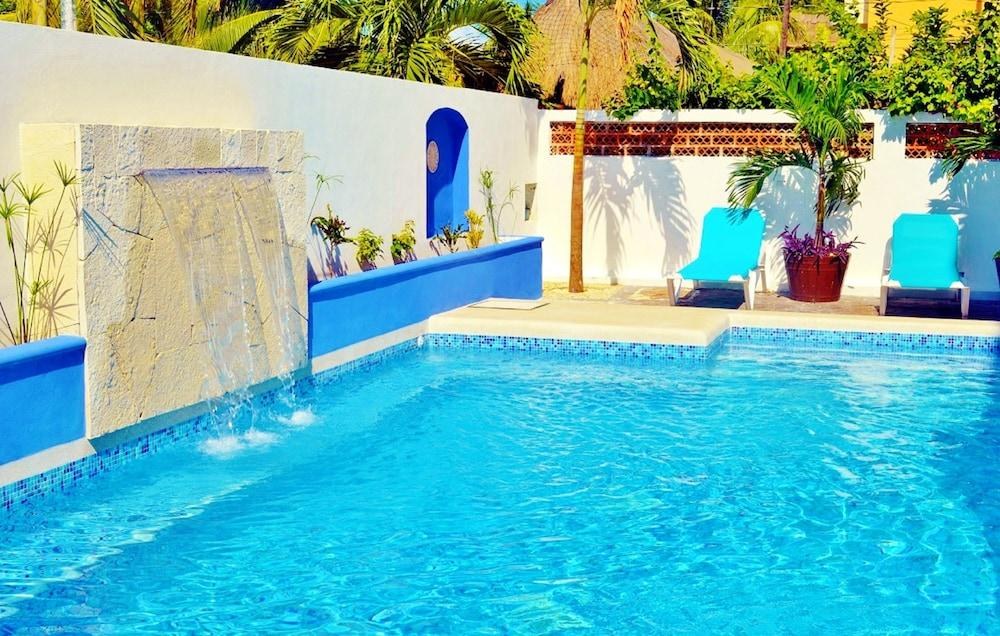 CORALES SUITES photo 2