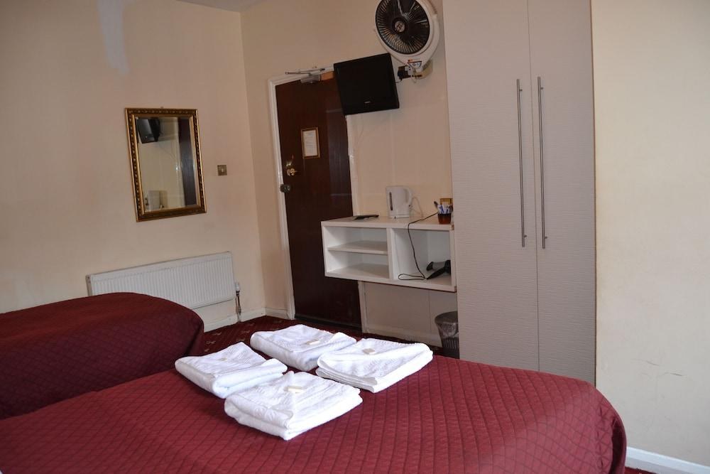 Hyde Park Court photo 4