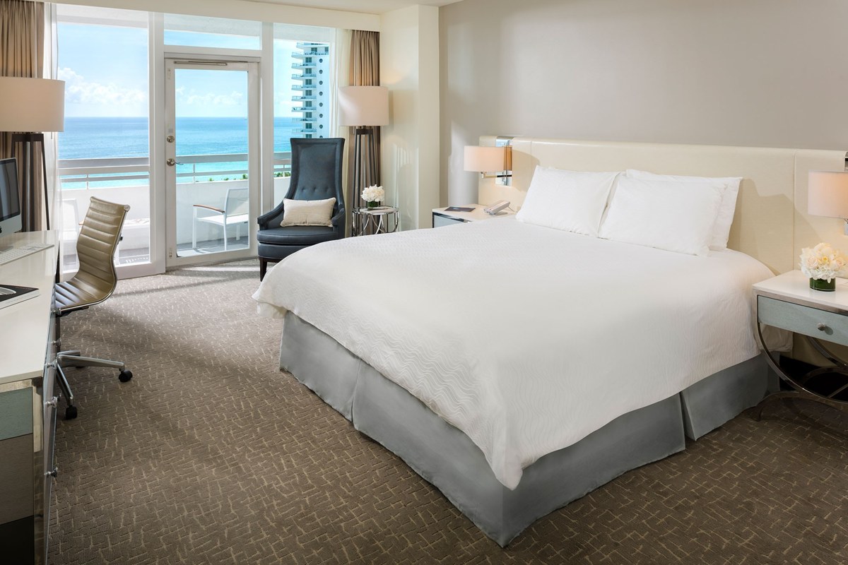 FONTAINEBLEAU MIAMI BEACH photo 1