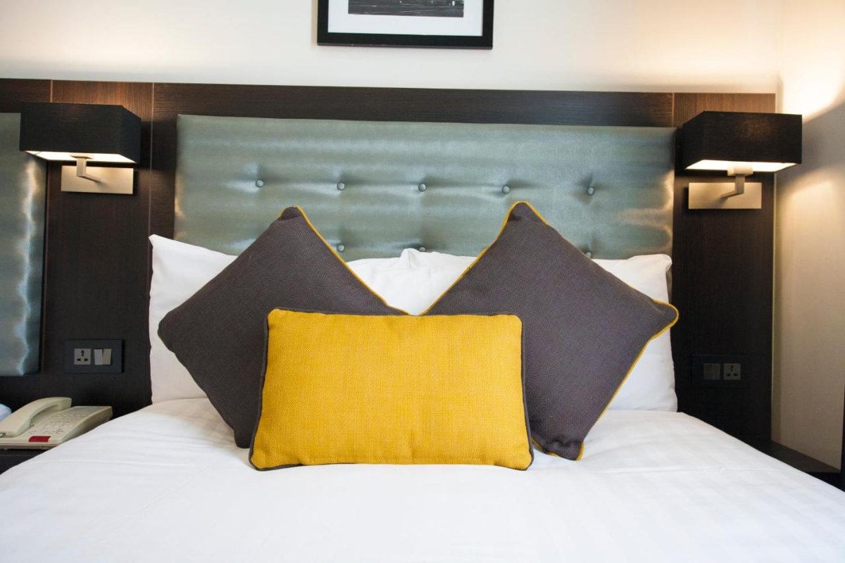 ST GEORGE'S INN HOTEL photo 1