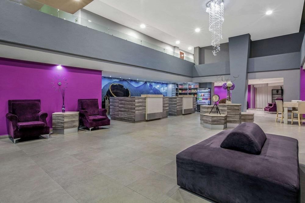 CHN HOTEL MONTERREY CENTRO, TRADEMARK BY WYNDHAM photo 2