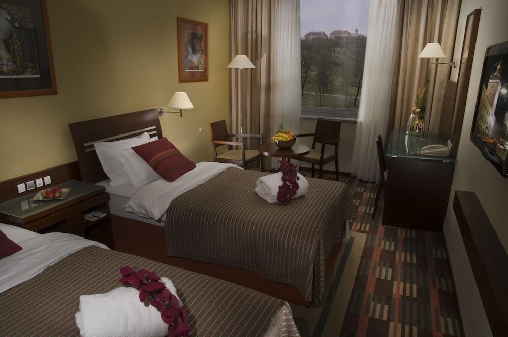 Best Western Premier Hotel International photo 2