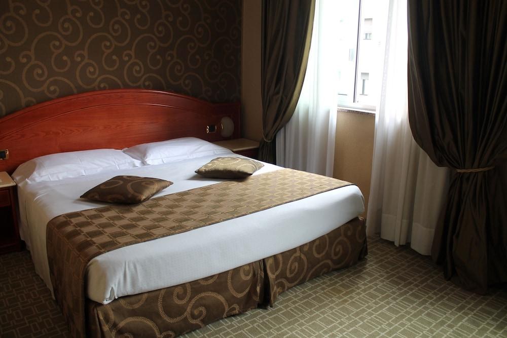 Hotel Mozart photo 2