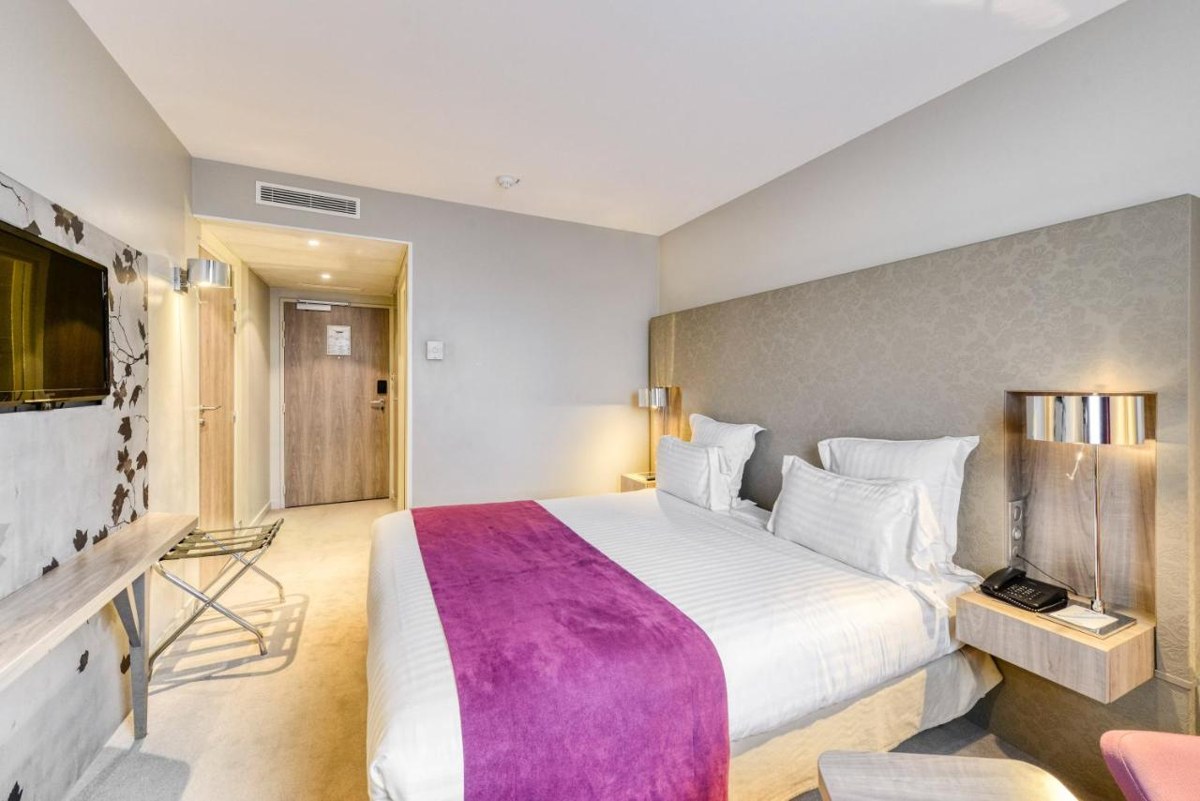 BEST WESTERN PLUS PARIS VELIZY photo 3