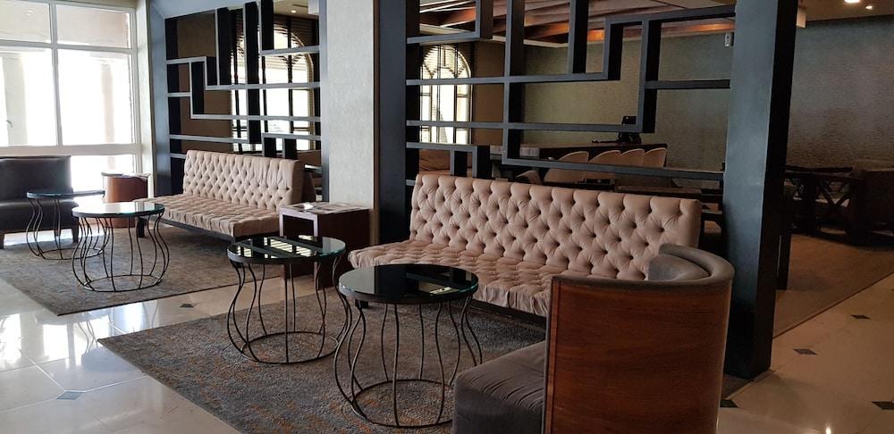 Antaris Galerías photo 2