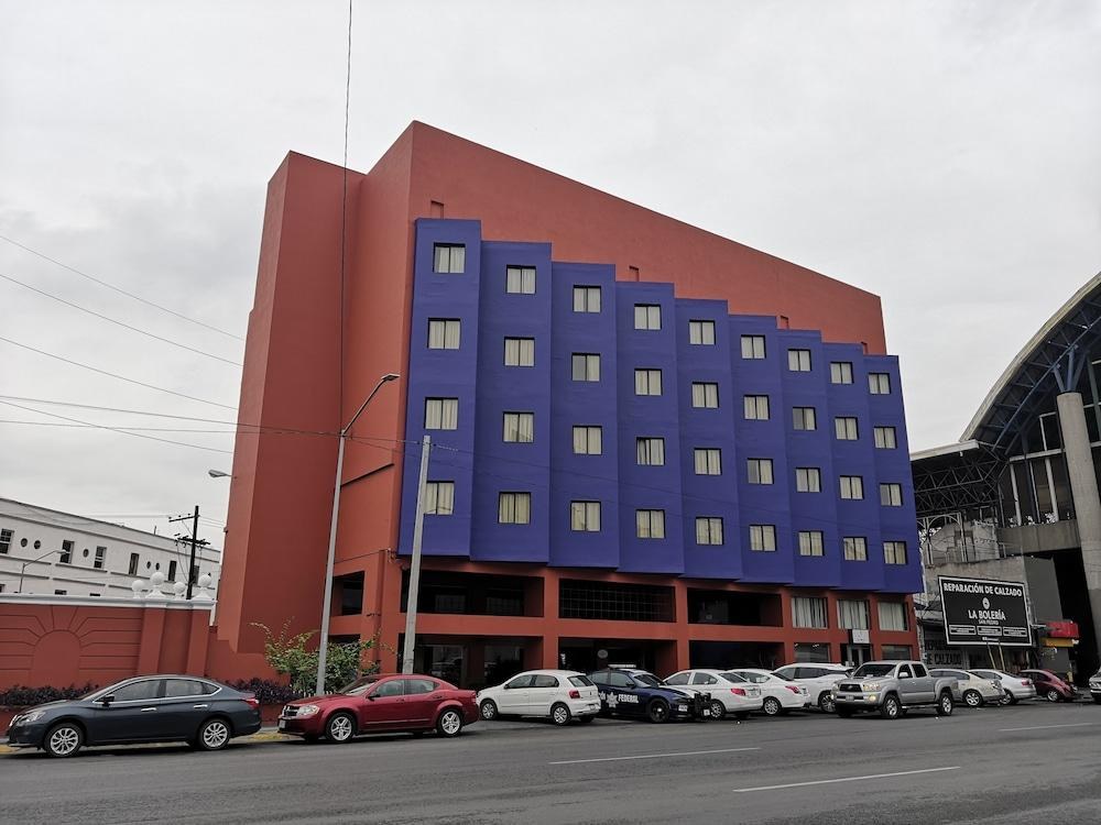 Capital O Monterrey Centro Hotel Son Mar photo 2