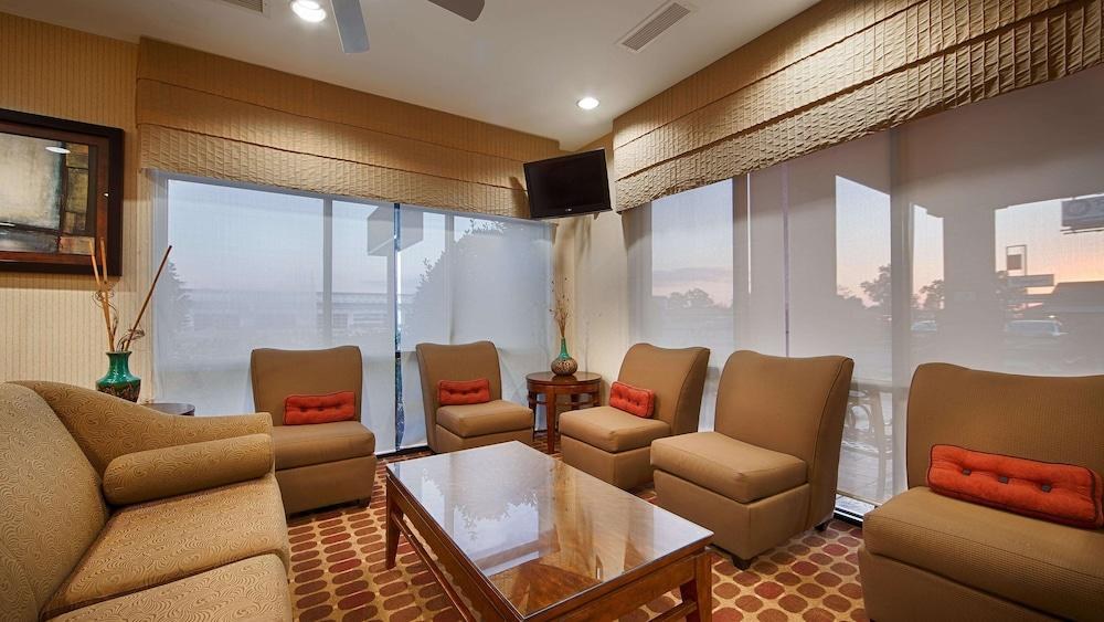 Best Western Plus Castlerock Inn & Suites photo 3