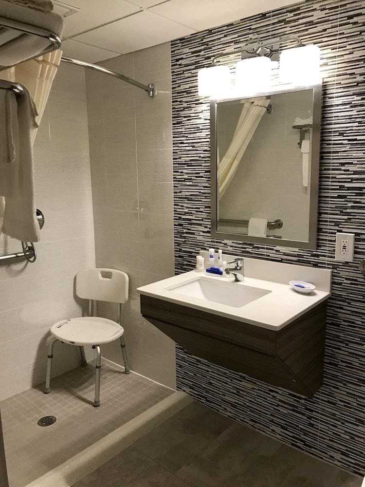 Best Western Plus Brooklyn Bay Hotel photo 3