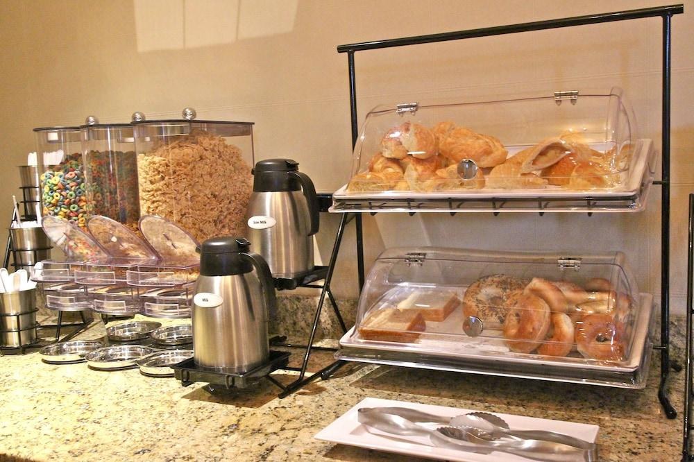Best Western Queens Gold Coast photo 2