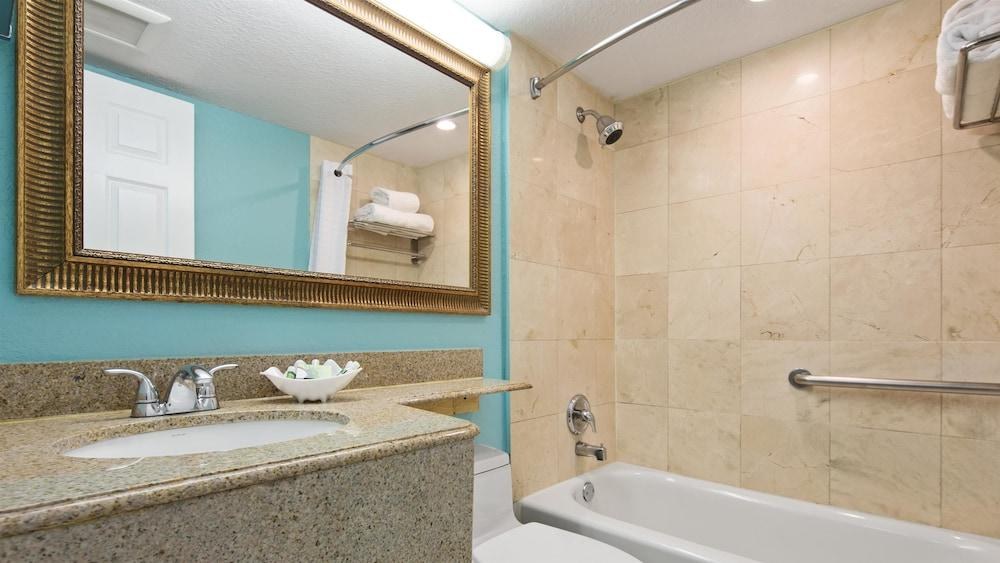 Best Western Plus Oceanside Inn photo 2