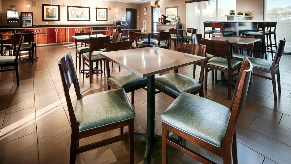 Best Western Plus Las Vegas South Henderson photo 4