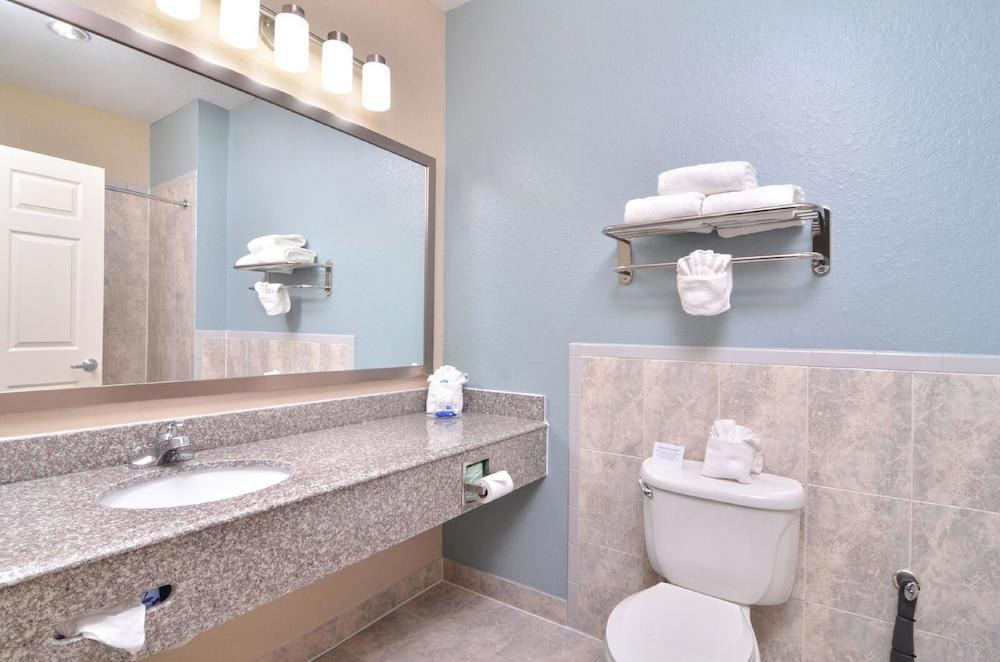 Best Western Plus Northwest Inn & Suites photo 4