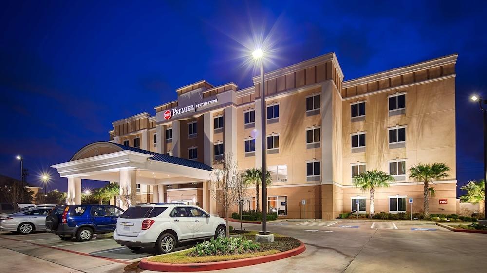 Best Western Premier Ashton Suites-Willowbrook photo 2