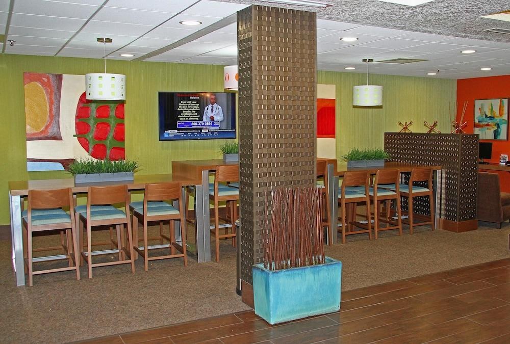 Best Western Plus Universal Inn photo 4