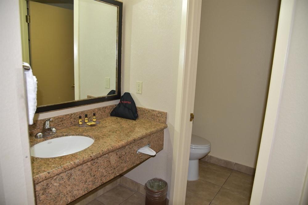 Best Western Plus Las Vegas West photo 4