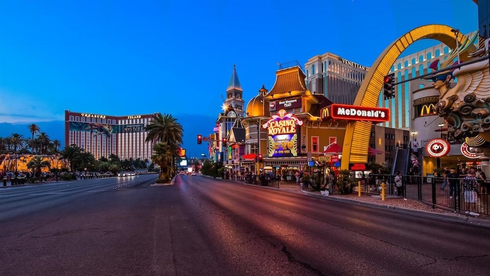 Best Western Plus Casino Royale¿Center Strip photo 3