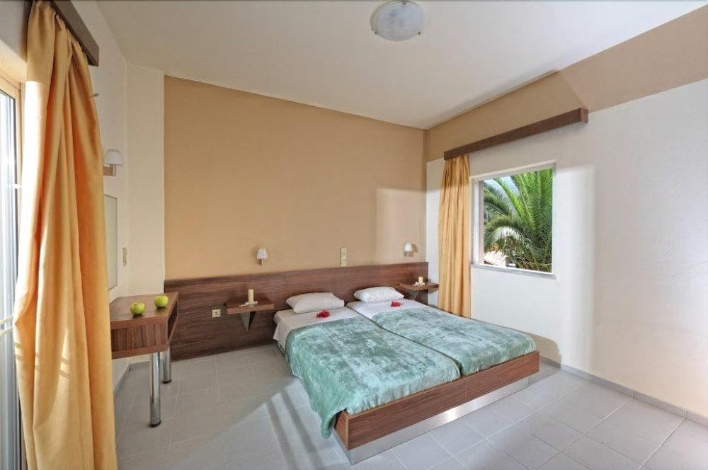 Meropi Hotel and Apartments photo 2