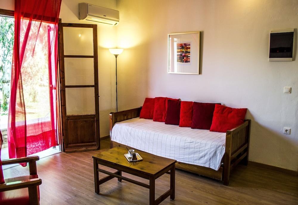 FOLIES CORFU TOWN HOTEL APTS photo 3