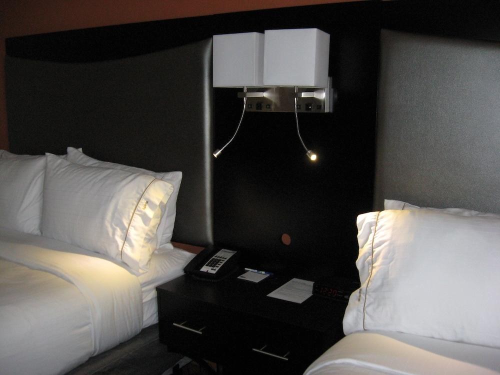 HOLIDAY INN EXPRESS & SUITES NASHVILLE SOUTHEAST - ANTIOCH photo 3