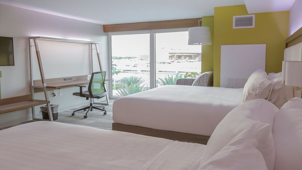HOLIDAY INN EXPRESS & SUITES MIAMI AIRPORT EAST
