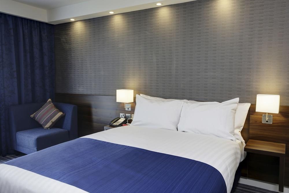 HOLIDAY INN EXPRESS LONDON - EXCEL photo 4