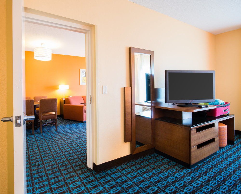 FAIRFIELD INN & SUITES ORLANDO INTERNATIONAL DIVE/CONVENTION CENTER photo 2