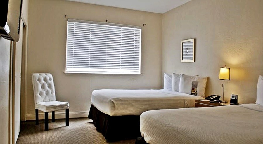 DORCHESTER HOTEL photo 4