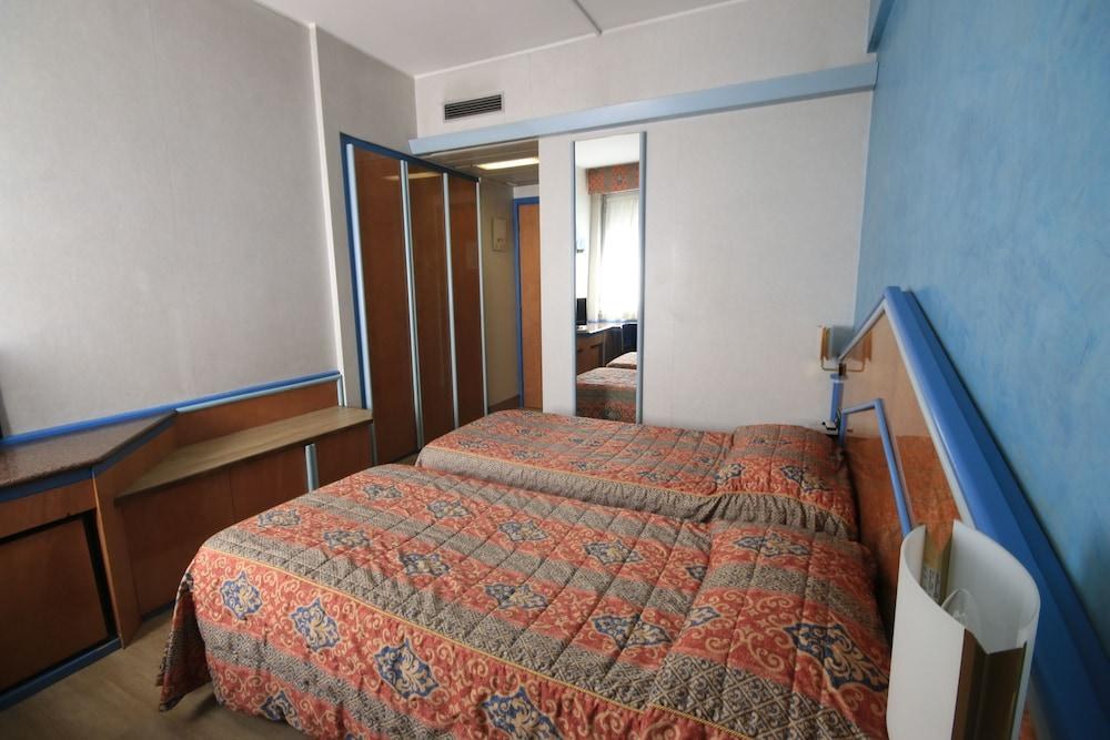HOTEL LIDO photo 2