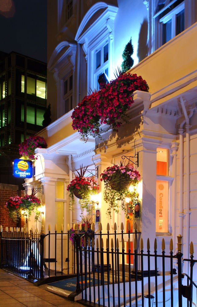 COMFORT INN BUCKINGHAM PALACE ROAD