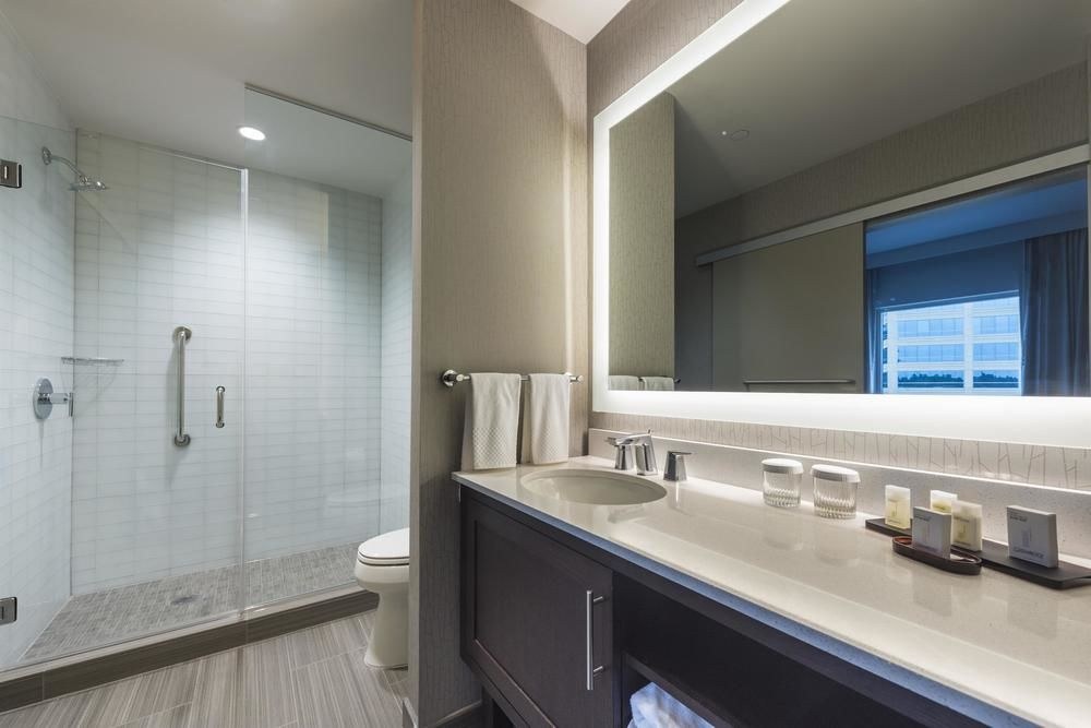 EMBASSY SUITES BY HILTON THE WOODLANDS photo 1