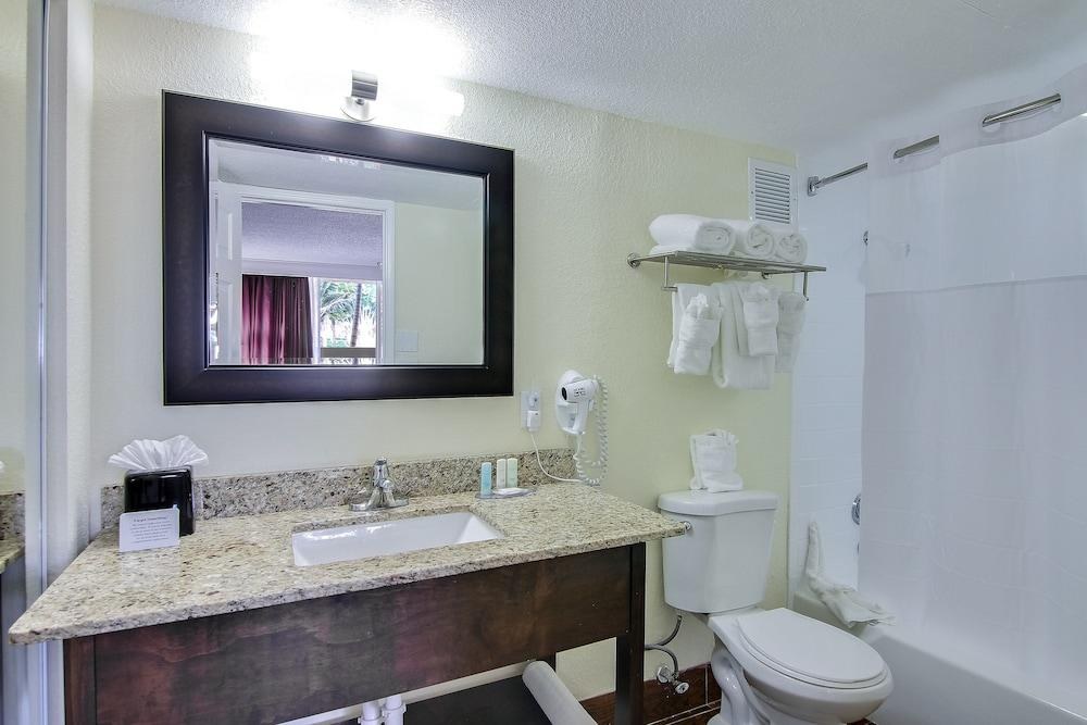 THE LINK HOTEL photo 2