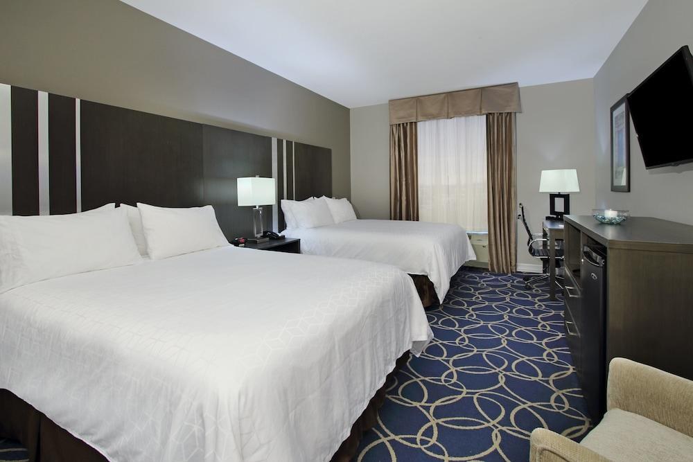 Holiday Inn Express & Suites Houston Intercontinental Arpt photo 2