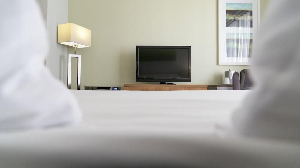 HOLIDAY INN EXPRESS SAN JUAN CONDADO photo 2