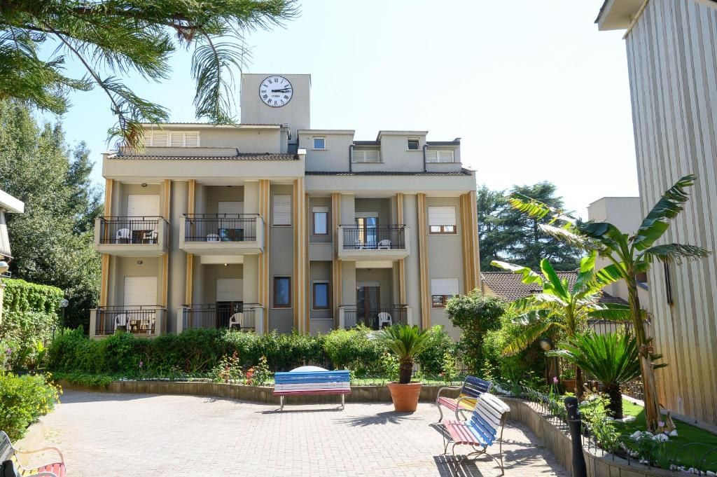 CASA TRA NOI