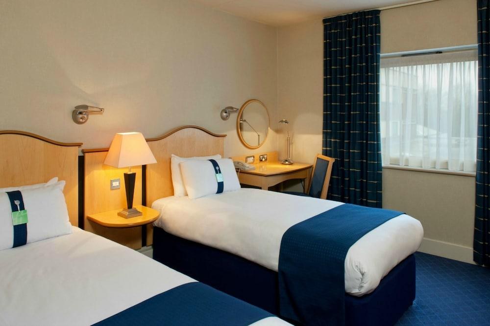 HOLIDAY INN LONDON - SHEPPERTON photo 3