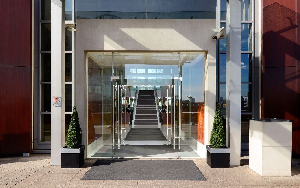 CANARY RIVERSIDE PLAZA HOTEL