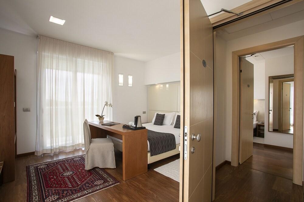 PARK HOTEL ERMITAGE photo 2
