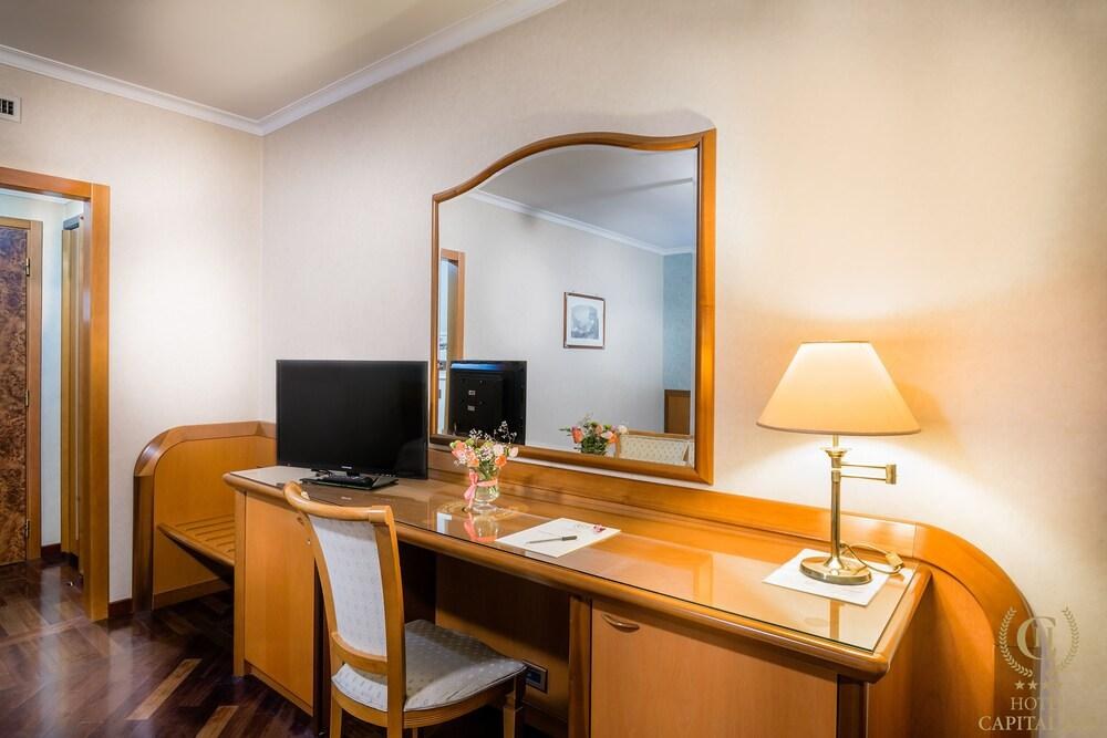 HOTEL CAPITAL INN photo 4