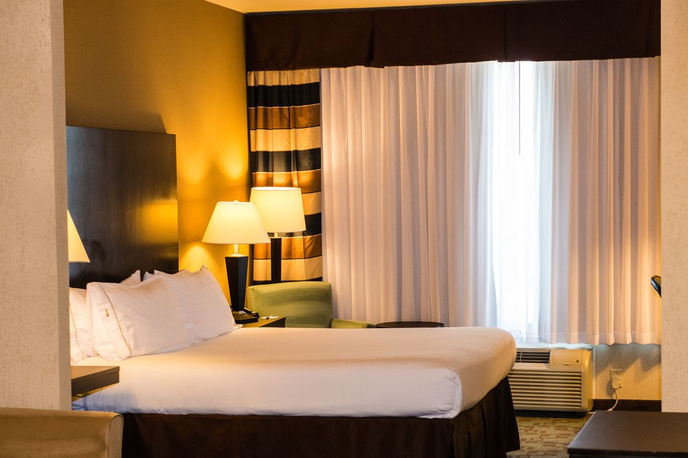 HOLIDAY INN EXPRESS & SUITES HOUSTON NW BELTWAY 8-WEST ROAD photo 1