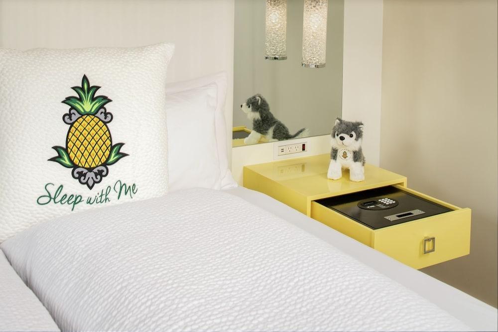 Staypineapple, A Delightful Hotel, South End photo 4