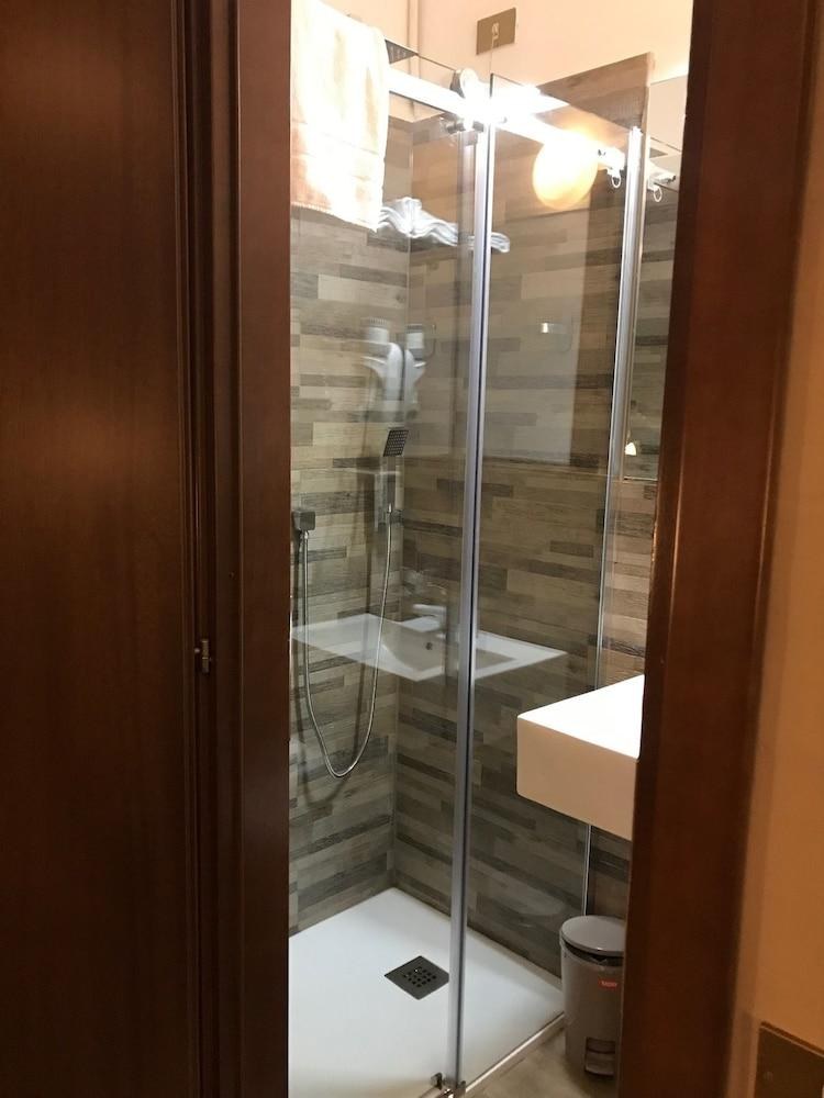 Hotel Bogart photo 2