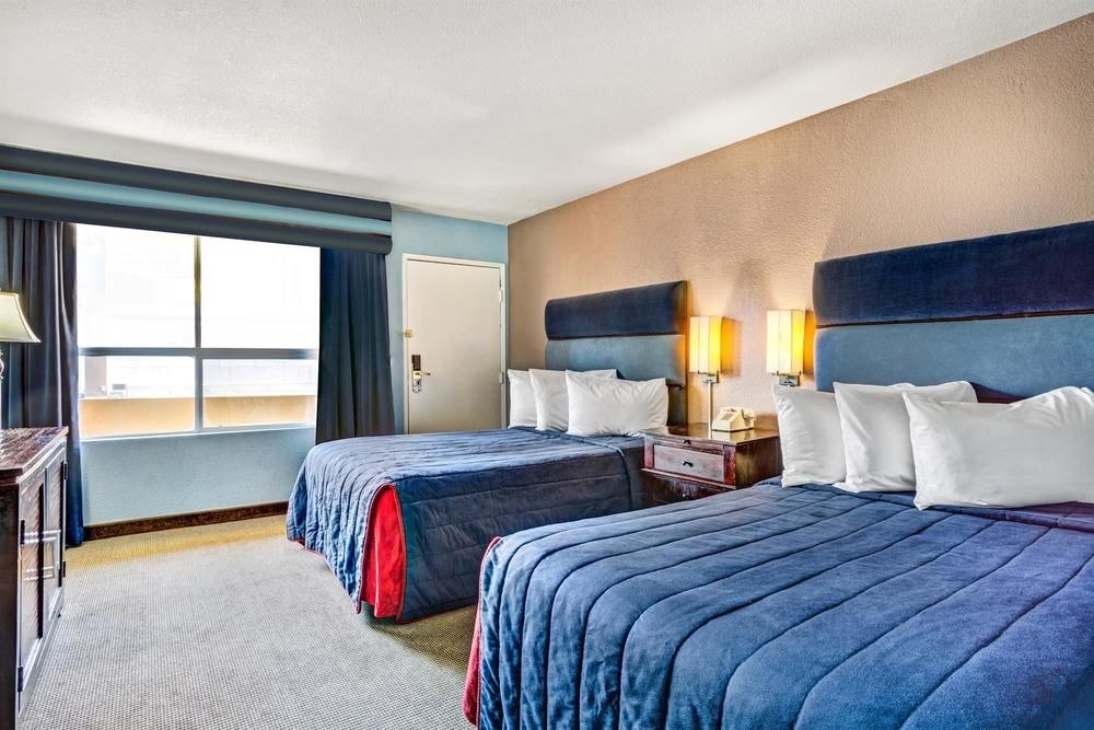 Travelodge by Wyndham Las Vegas Center Strip photo 1