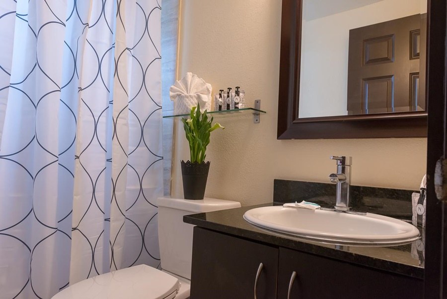 TRADEWINDS APARTMENT HOTEL photo 3