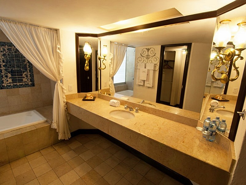 COUNTRY HOTEL & SUITES photo 2