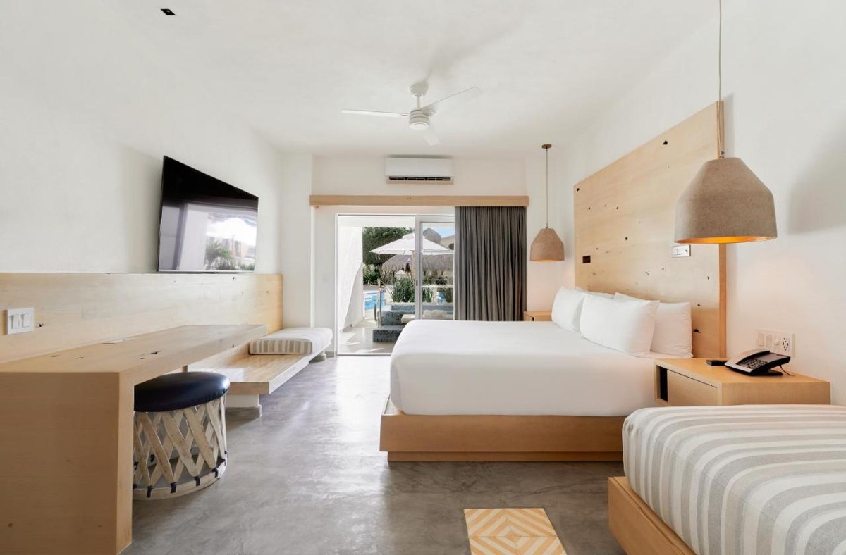 BAHIA HOTEL & BEACH HOUSE photo 1
