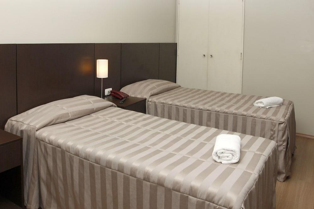 Hotel Plaza Apolo photo 1
