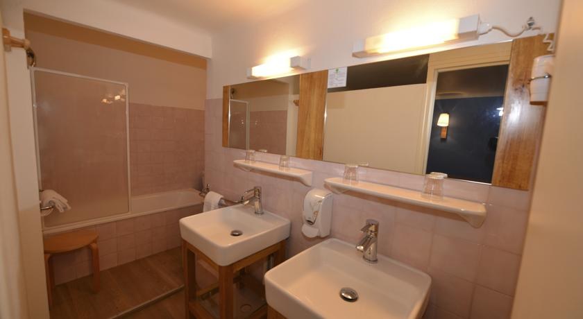 Hôtel Colisée-Verdun Centre Gare Saint-Roch photo 3