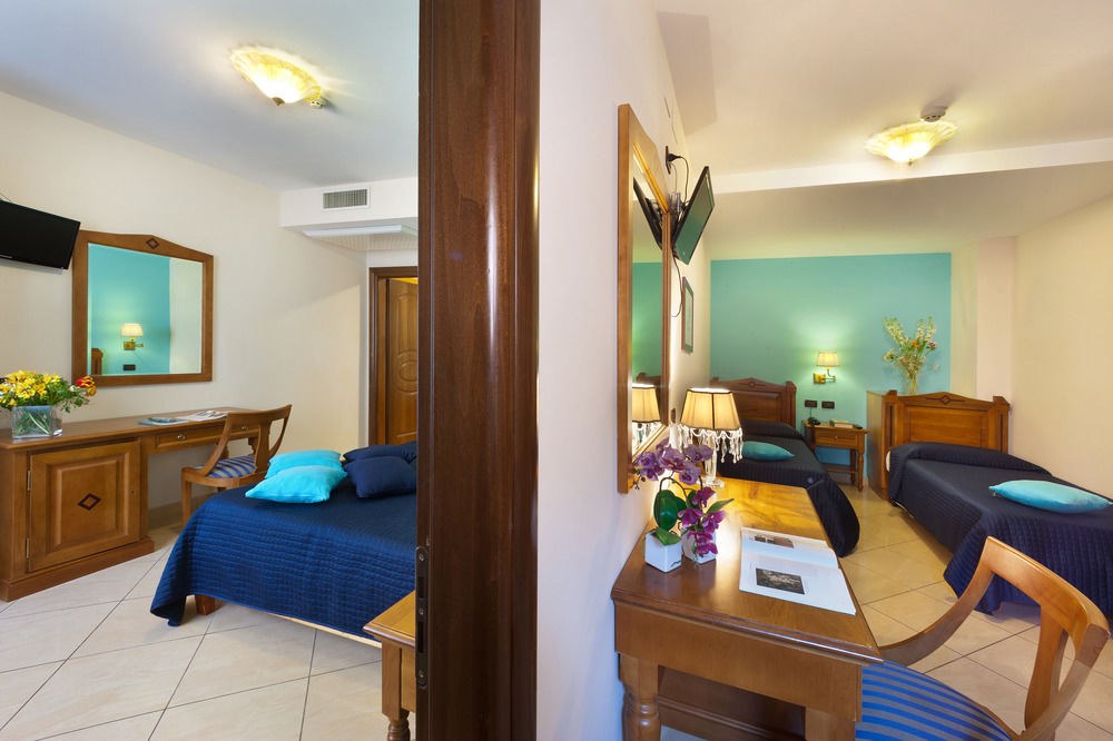 ULISSE DELUXE HOSTEL