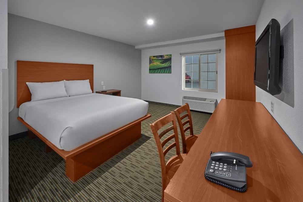 Extended Suites Monterrey Aeropuerto photo 4